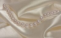 perlas, joyería, artíuclos de lujo, artículos finos, artículos valiosos, sabiduría concentrada